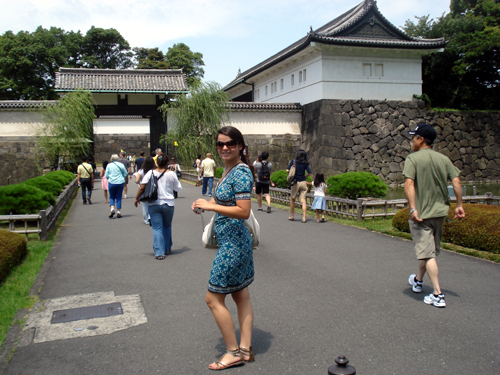 July 20 2009, Alisha at the Imperial Palace, Tokyo